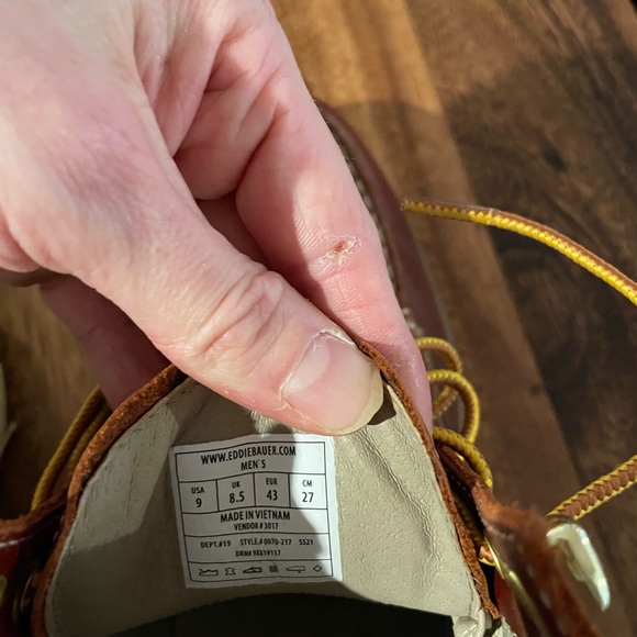 Eddie Bauer boots. Only worn once for family pictures. Excellent new condition. - Picture 5 of 6